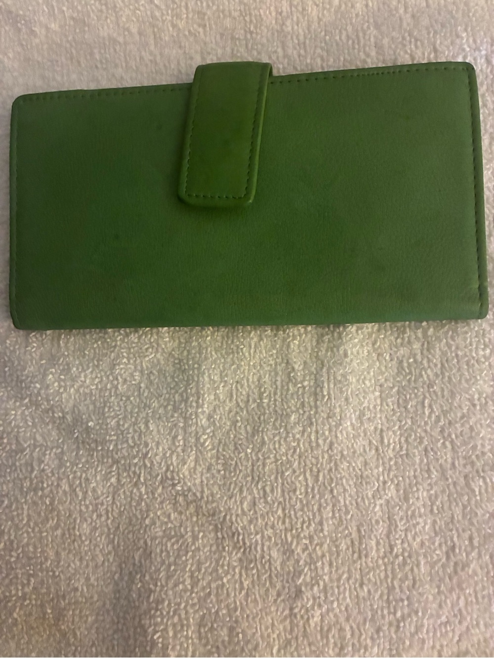 Pre-owned Green Leather labeled Card Holder Wallet Checkbook-unbranded